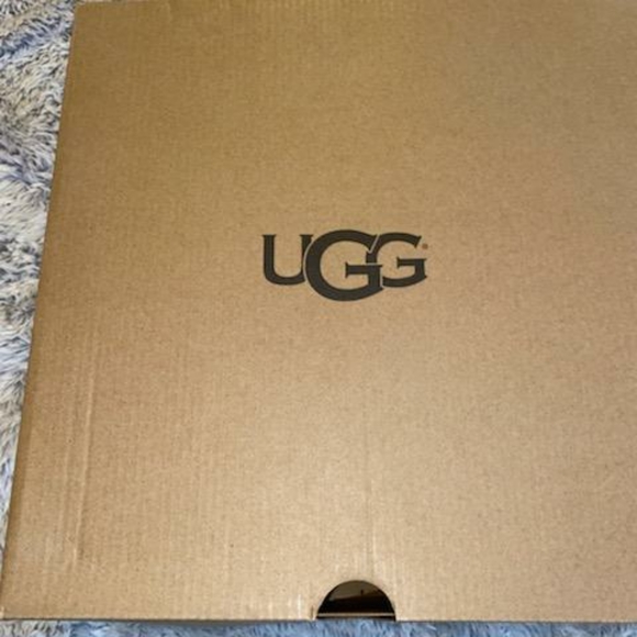 Authentic Ugg Australia boots - Picture 2 of 7